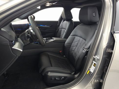 Used 2025 BMW i5 M60 image 12