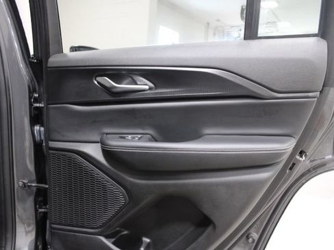 Used 2023 Jeep Grand Cherokee Altitude AWD/4WD image 27