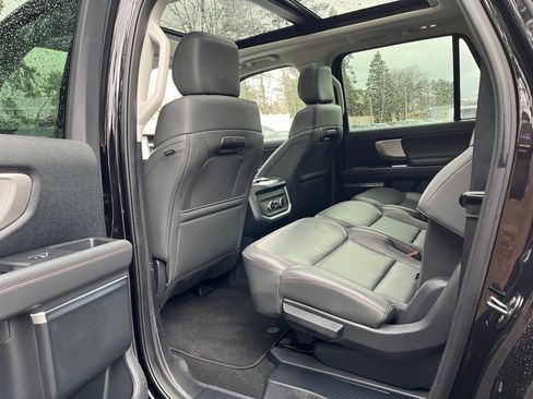 Used 2025 Ford Expedition Max Active image 10