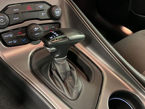 Used 2023 Dodge Challenger SXT RWD image 13
