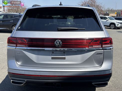 Used 2025 Volkswagen Atlas SE AWD/4WD image 5