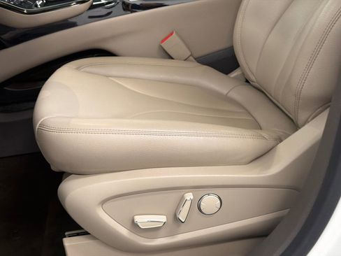 Used 2022 Lincoln Nautilus AWD image 16