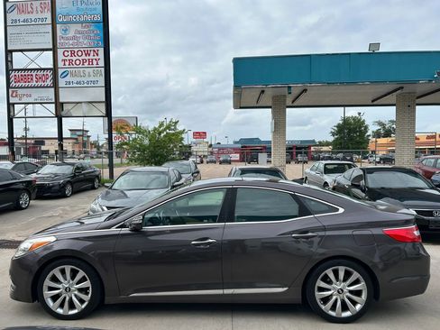 Used 2016 Hyundai Azera Limited FWD image 2