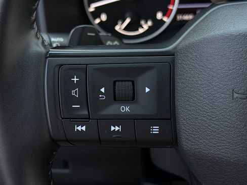 Used 2025 Nissan Rogue SV FWD image 16