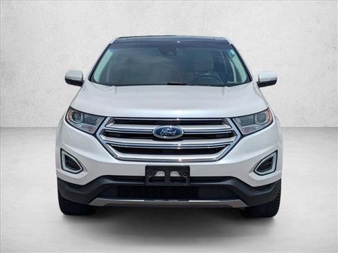 Used 2018 Ford Edge Titanium w/ Equipment Group 301A FWD image 2