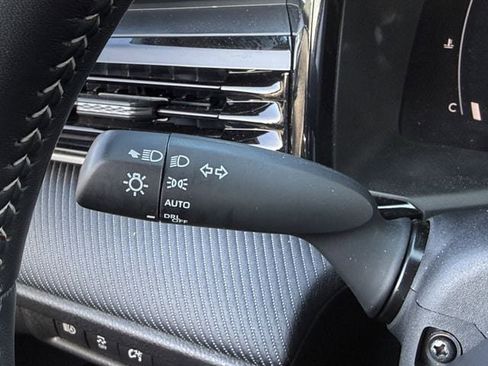 Used 2025 Toyota Camry SE w/ Multimedia Upgrade Package image 24