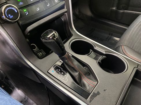 Used 2015 Toyota Camry SE image 22