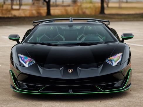 Used 2021 Lamborghini Aventador SVJ image 19