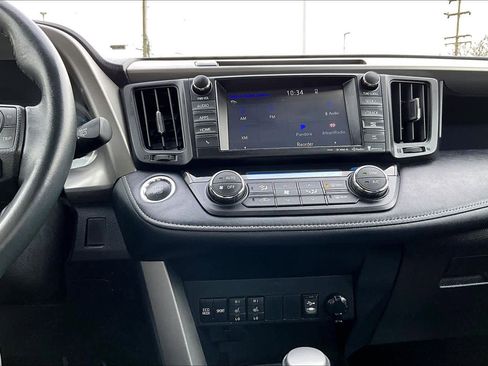Used 2016 Toyota RAV4 Limited image 35