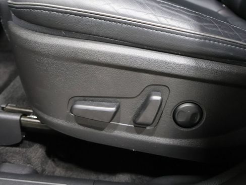Used 2022 Hyundai Santa Fe SEL w/ Convenience + Premium Package AWD/4WD image 11