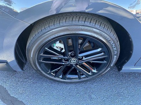 Certified 2025 Toyota Camry SE image 9