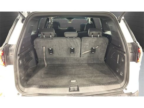 Used 2025 GMC Acadia Elevation image 42