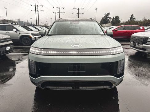 New 2026 Hyundai Ioniq 9 Calligraphy image 3