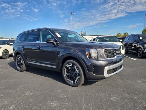 New 2025 Kia Telluride S image 2