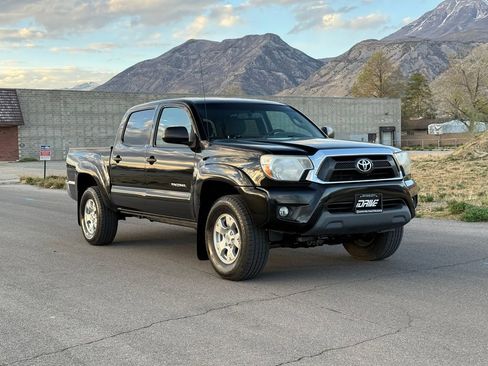 Used 2012 Toyota Tacoma 4x4 Double Cab w/ TRD Off-Road Pkg image 1