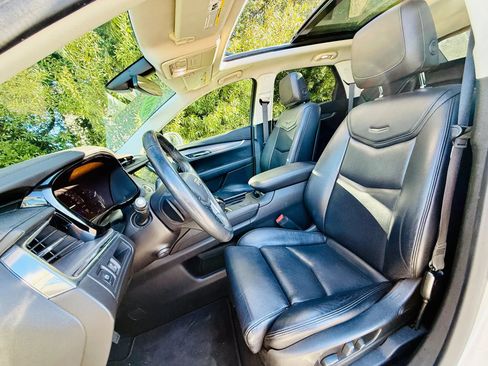 Used 2017 Cadillac XT5 Luxury image 50