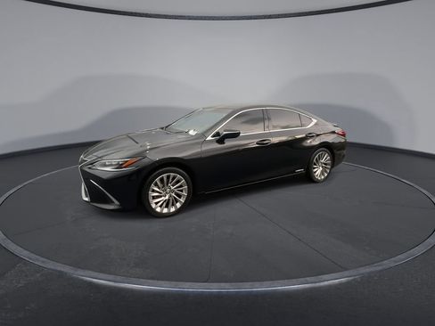 Used 2022 Lexus ES 300h Ultra Luxury w/ Accessory Package 2 FWD image 5