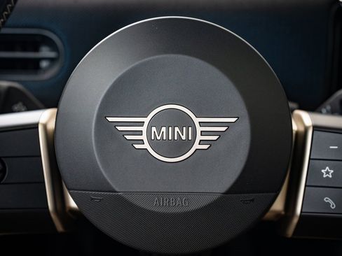 Certified 2025 MINI Cooper 2-Door Hardtop image 25