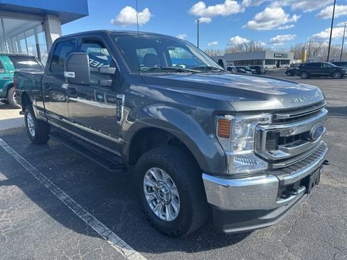 Used 2020 Ford F250 XLT w/ FX4 Off-Road Package image 3