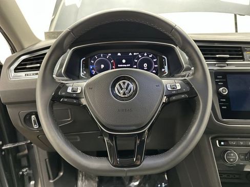 Used 2020 Volkswagen Tiguan SEL image 8