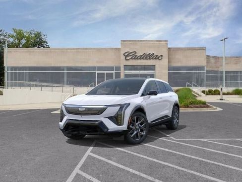 New 2026 Cadillac Optiq Luxury 2 RWD image 8