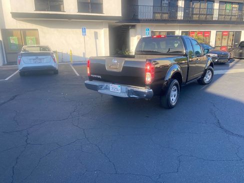 Used 2011 Nissan Frontier S w/ S Preferred Pkg image 5