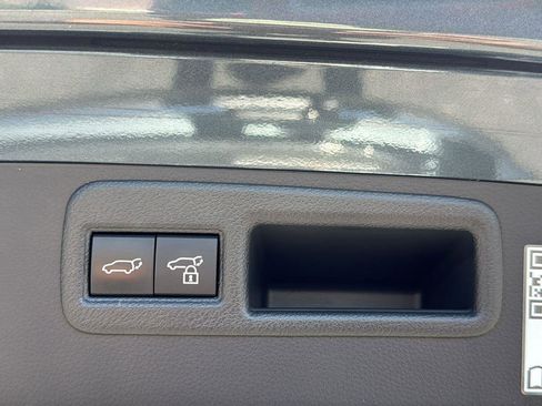 Used 2024 Toyota Venza Limited AWD/4WD image 34