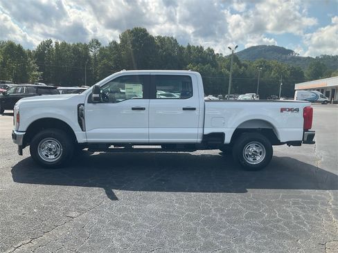 New 2026 Ford F250 XL w/ FX4 Off-Road Package image 8