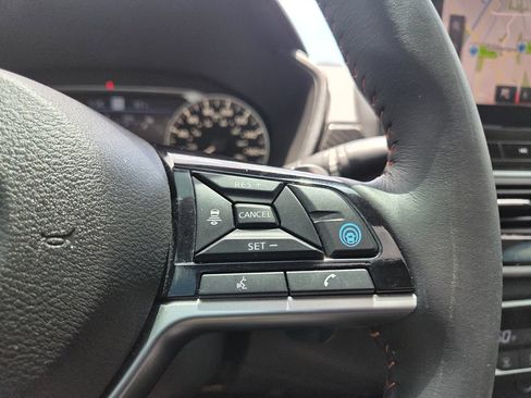 Used 2024 Nissan Altima 2.0 SR FWD image 14