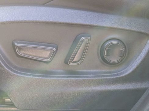 Used 2024 Toyota Corolla Cross AWD Hybrid w/ Convenience Package image 21