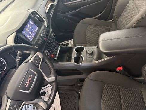 Used 2018 GMC Terrain SLE image 16