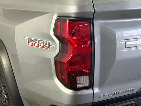 Used 2025 Chevrolet Colorado Trail Boss AWD/4WD image 36