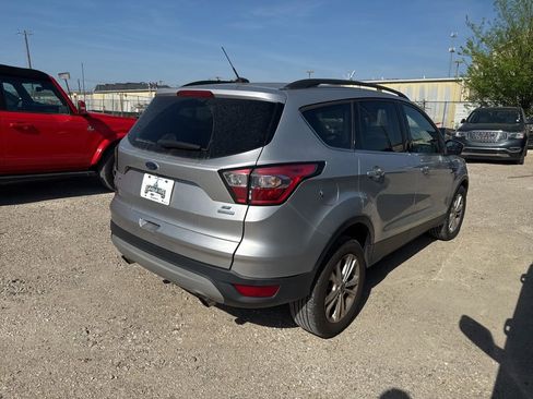 Used 2018 Ford Escape SE image 13