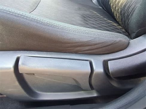 Used 2019 Nissan Rogue image 17