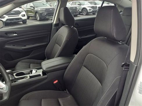 Used 2024 Nissan Altima 2.5 SV image 11