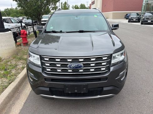 Used 2016 Ford Explorer XLT w/ Equipment Group 202A AWD/4WD image 2