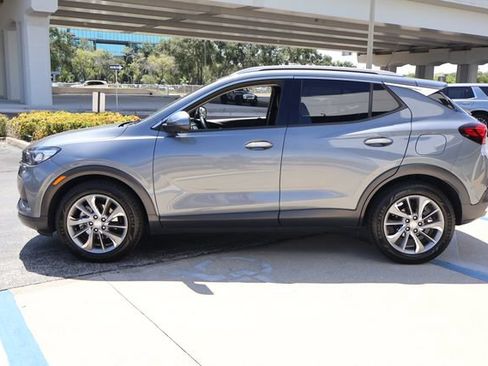 Used 2022 Buick Encore GX Essence w/ Advanced Technology Package FWD image 4