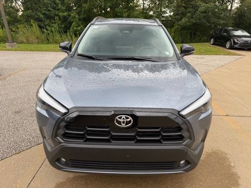 Used 2026 Toyota Corolla Cross XLE AWD/4WD image 2