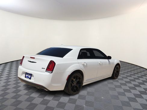 Used 2023 Chrysler 300 Touring L w/ Comfort Group RWD image 4