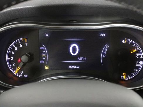 Used 2022 Jeep Grand Cherokee Limited image 29