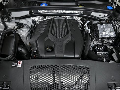 New 2026 Porsche Macan image 34