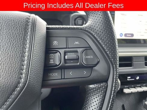 Used 2025 Toyota Tacoma SR AWD/4WD image 24