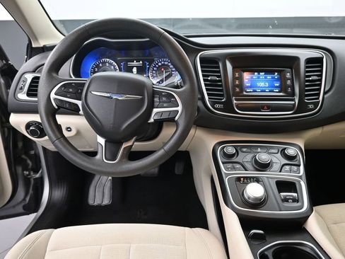 Used 2016 Chrysler 200 Limited image 11