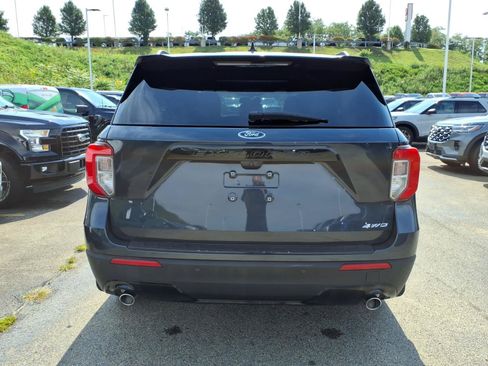 Used 2023 Ford Explorer ST-Line AWD/4WD image 4