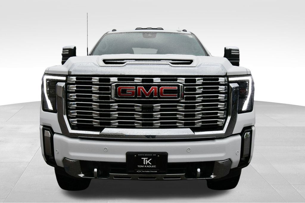 Used 2024 GMC Sierra 3500 Denali w/ Technology Package AWD/4WD image 13