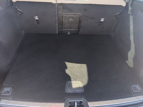 Used 2023 Volvo XC60 B5 Plus image 22