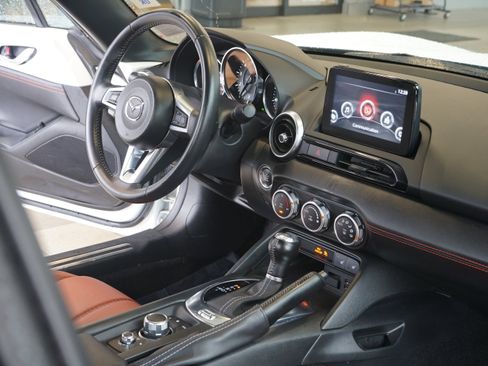 Used 2022 MAZDA MX-5 Miata RF Grand Touring w/ Weather Package image 15