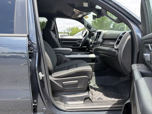 Used 2025 RAM 1500 Big Horn RWD image 32