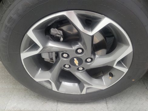 Used 2025 Chevrolet Trax LT FWD image 31