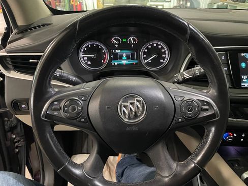 Used 2018 Buick Enclave Essence AWD/4WD image 8